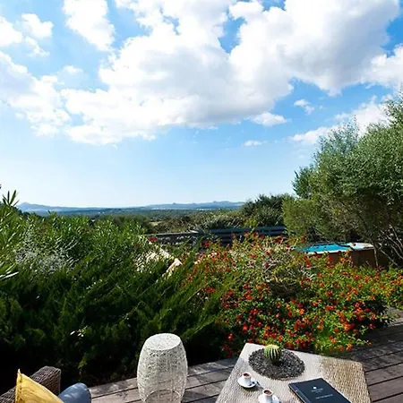 Villa Tarrabucceta Sleeps 4 Pool Air Con Wifi Figari (Corsica)